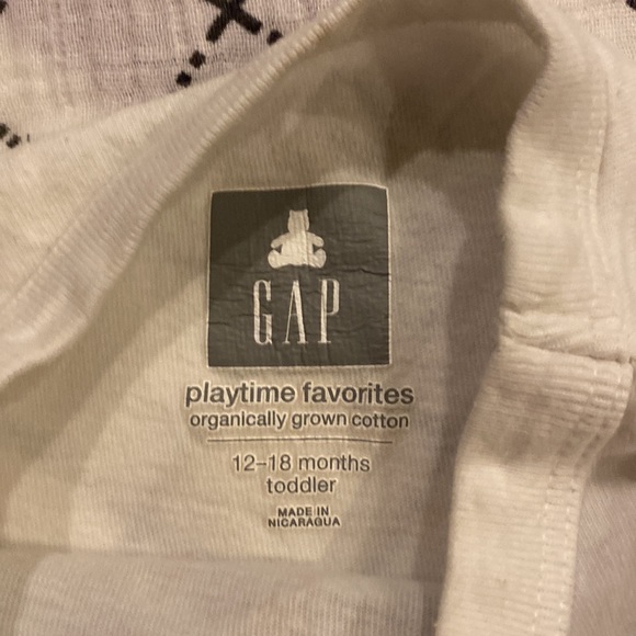 Shark baby gap tshirt size 12-18 months - Picture 2 of 2